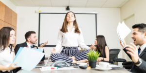 méditation pour le milieu de travail, comment il peut améliorer la productivité